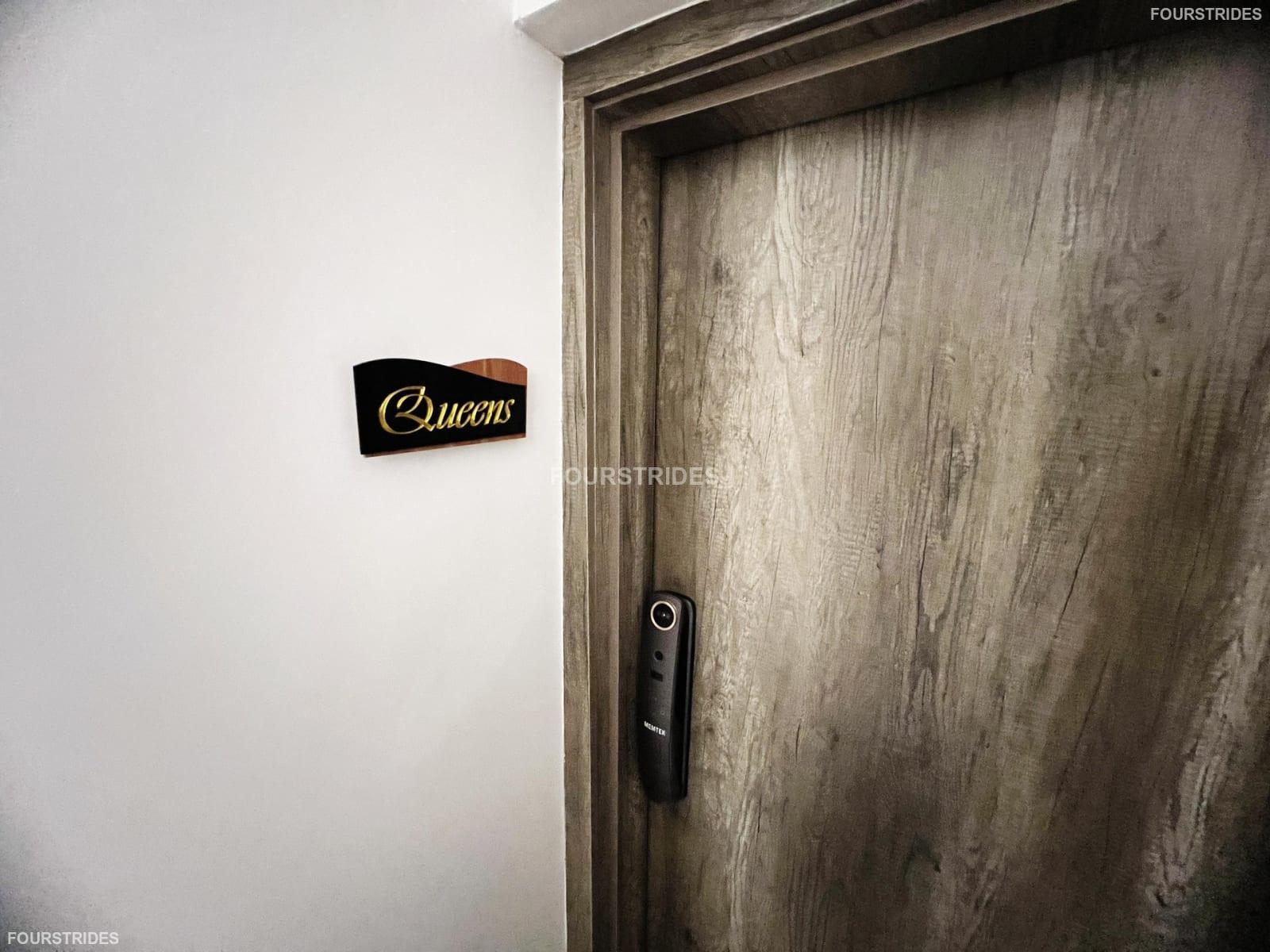 listing card gallery